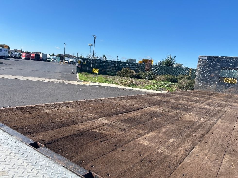 Flatbed Truck-Light and Medium Duty Trucks-Freightliner-2020-M2-Ceres-CA-161,730\n\t\tmiles-$ 49,750 - Image 11