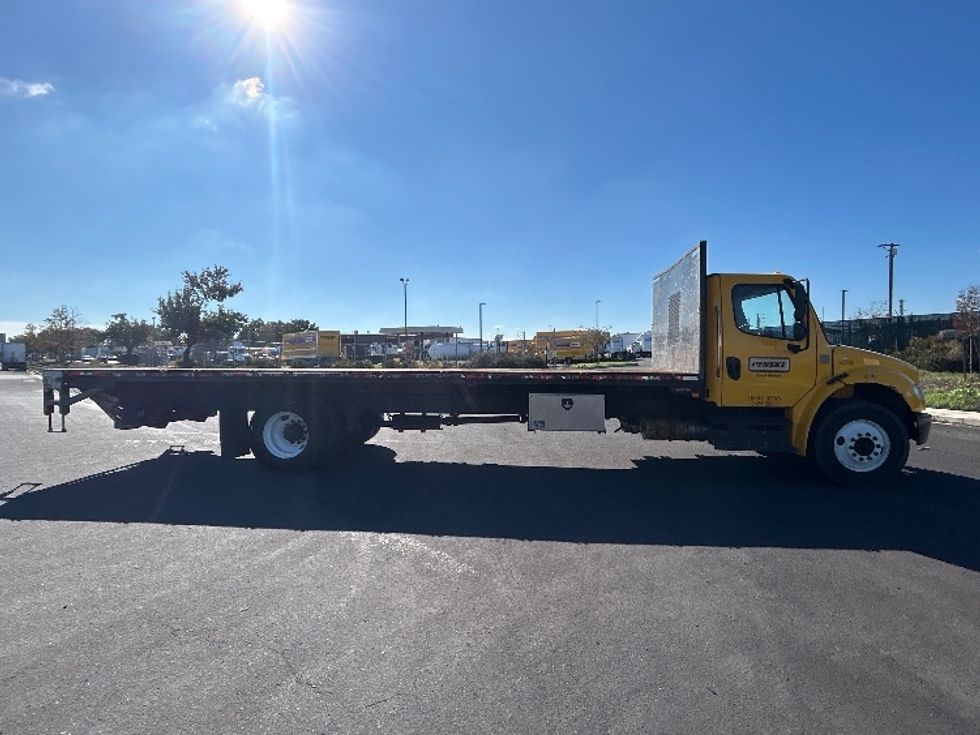 Flatbed Truck-Light and Medium Duty Trucks-Freightliner-2020-M2-Ceres-CA-161,730\n\t\tmiles-$ 49,750 - Image 15