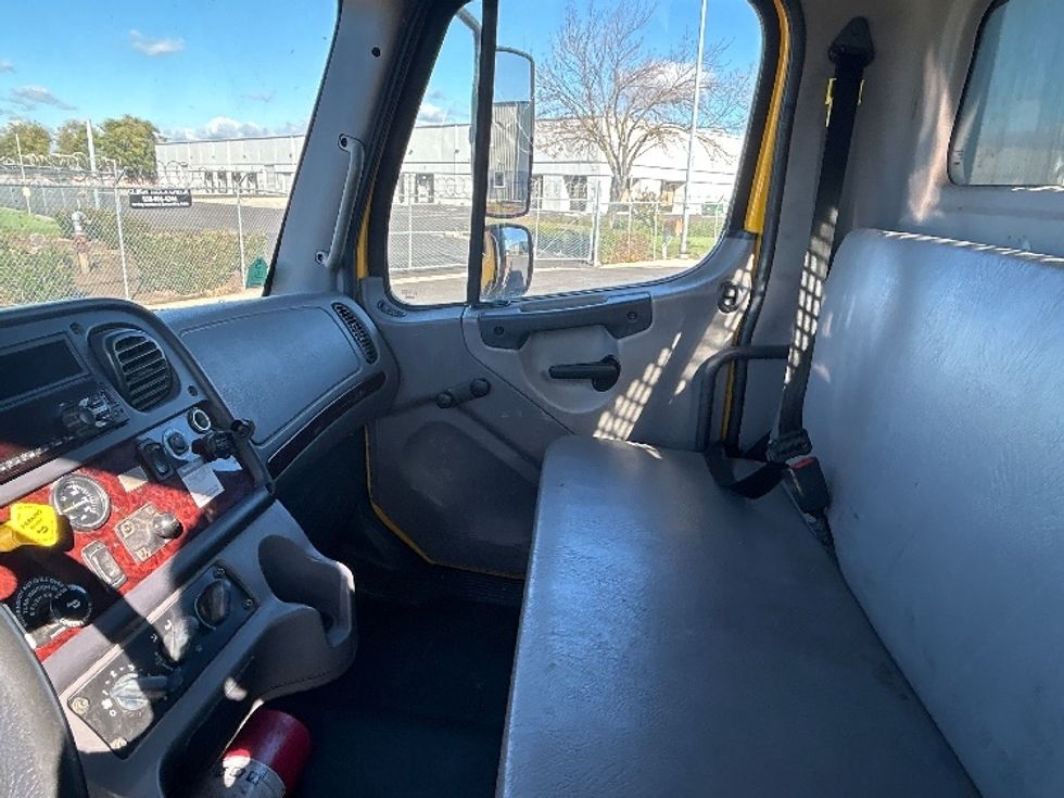 Flatbed Truck-Light and Medium Duty Trucks-Freightliner-2020-M2-Ceres-CA-161,730\n\t\tmiles-$ 49,750 - Image 19