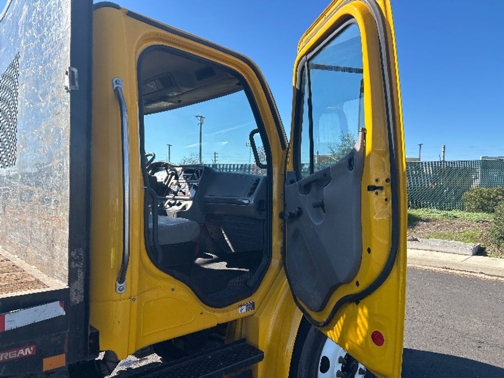 Flatbed Truck-Light and Medium Duty Trucks-Freightliner-2020-M2-Ceres-CA-161,730\n\t\tmiles-$ 49,750 - Image 20