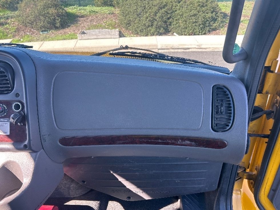 Flatbed Truck-Light and Medium Duty Trucks-Freightliner-2020-M2-Ceres-CA-161,730\n\t\tmiles-$ 49,750 - Image 21