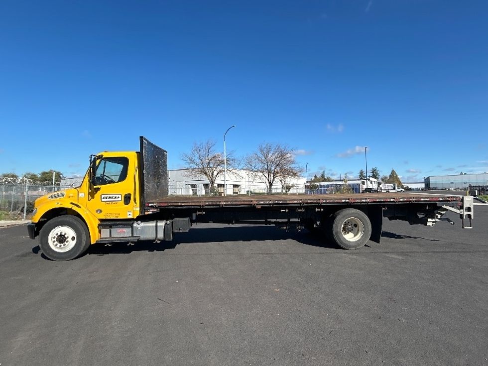 Flatbed Truck-Light and Medium Duty Trucks-Freightliner-2020-M2-Ceres-CA-161,730\n\t\tmiles-$ 49,750 - Image 4