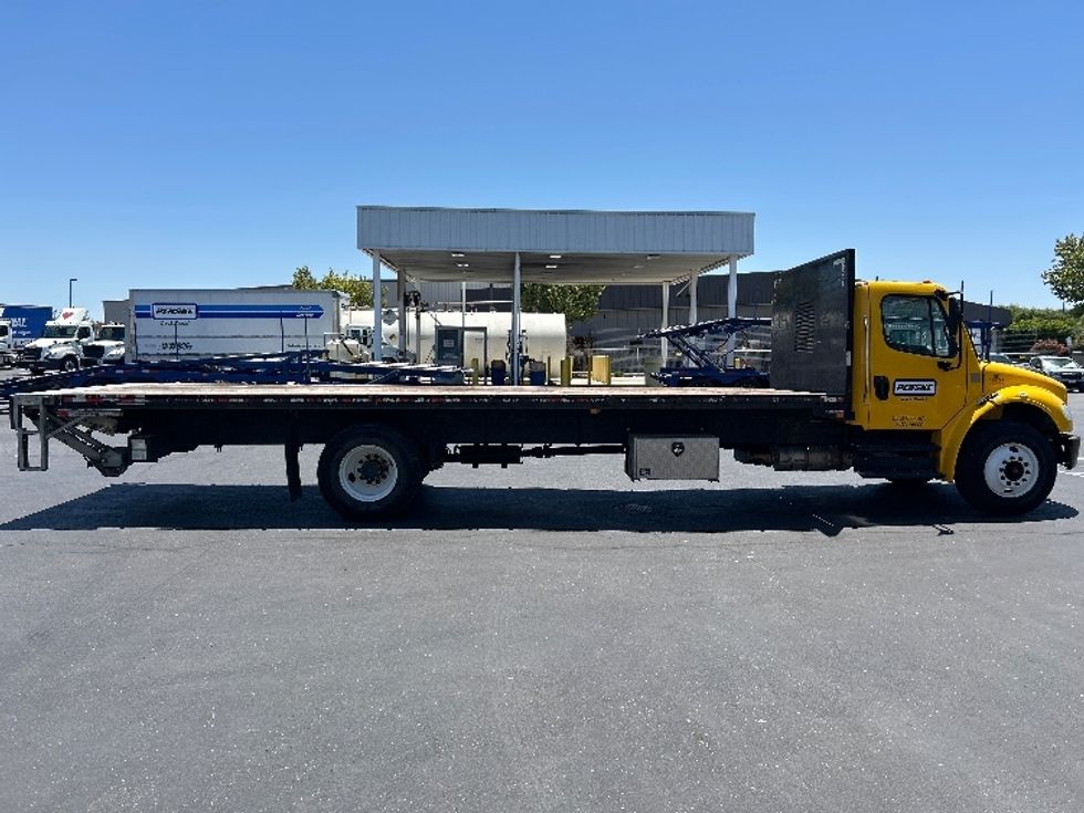 Flatbed Truck-Light and Medium Duty Trucks-Freightliner-2020-M2-Ceres-CA-182,351\n\t\tmiles-$ 49,250 - Image 12