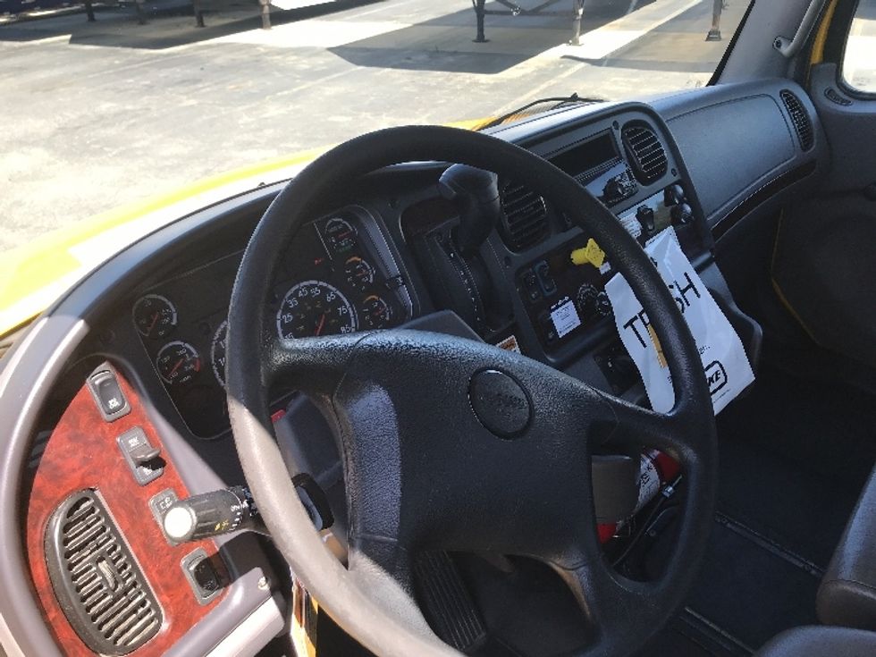 Flatbed Truck-Light and Medium Duty Trucks-Freightliner-2020-M2-Charlotte-NC-92,110\n\t\tmiles-$ 53,750 - Image 17
