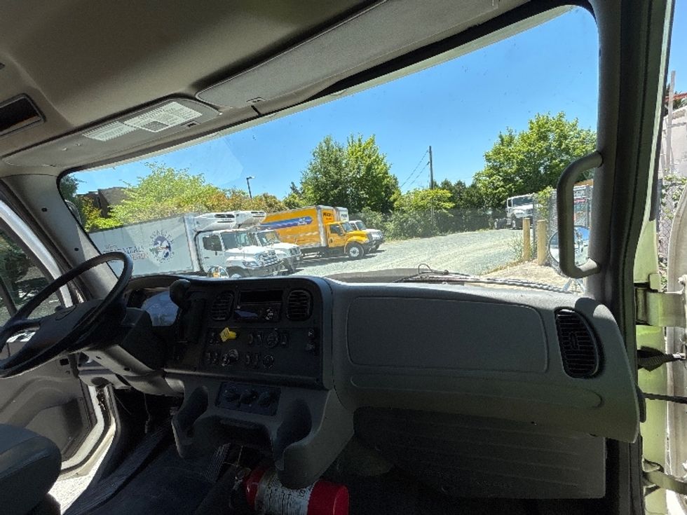 Flatbed Truck-Light and Medium Duty Trucks-Freightliner-2020-M2-Charlottesville-VA-138,123\n\t\tmiles-$ 51,500 - Image 21