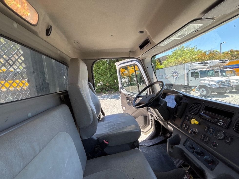 Flatbed Truck-Light and Medium Duty Trucks-Freightliner-2020-M2-Charlottesville-VA-138,123\n\t\tmiles-$ 51,500 - Image 22