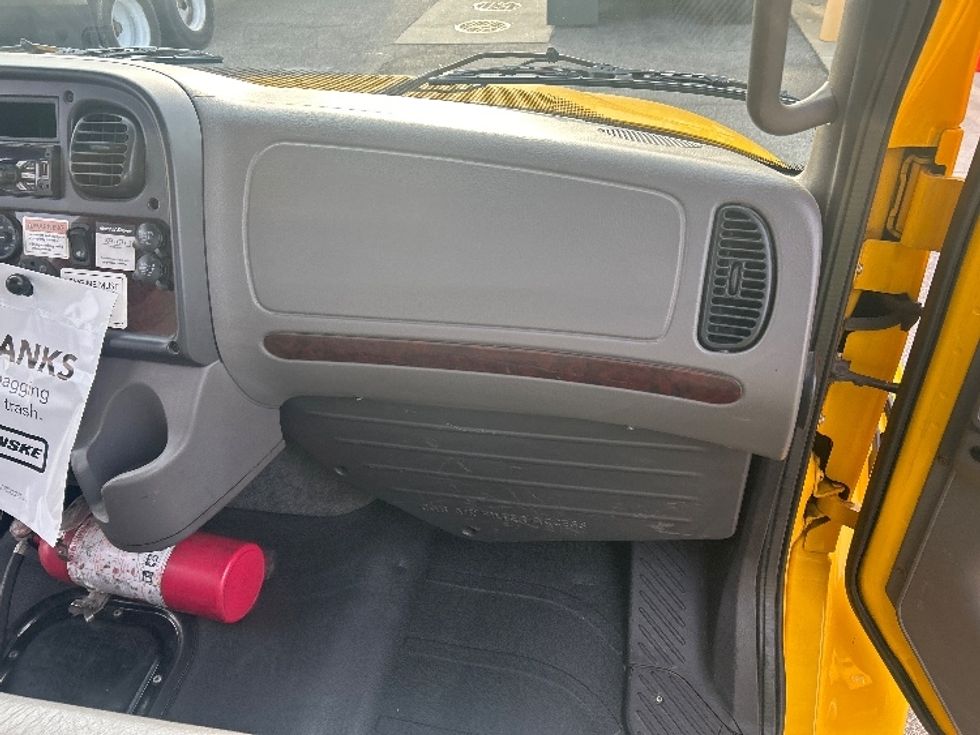 Flatbed Truck-Light and Medium Duty Trucks-Freightliner-2020-M2-Chesapeake-VA-98,595\n\t\tmiles-$ 49,750 - Image 17