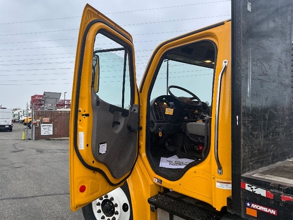 Flatbed Truck-Light and Medium Duty Trucks-Freightliner-2020-M2-Concord-CA-73,239\n\t\tmiles-$ 63,000 - Image 15