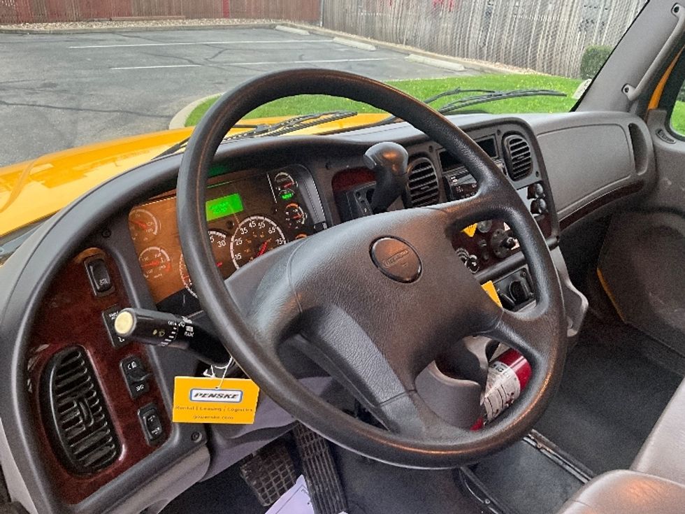 Flatbed Truck-Light and Medium Duty Trucks-Freightliner-2020-M2-Concord-CA-73,239\n\t\tmiles-$ 63,000 - Image 16