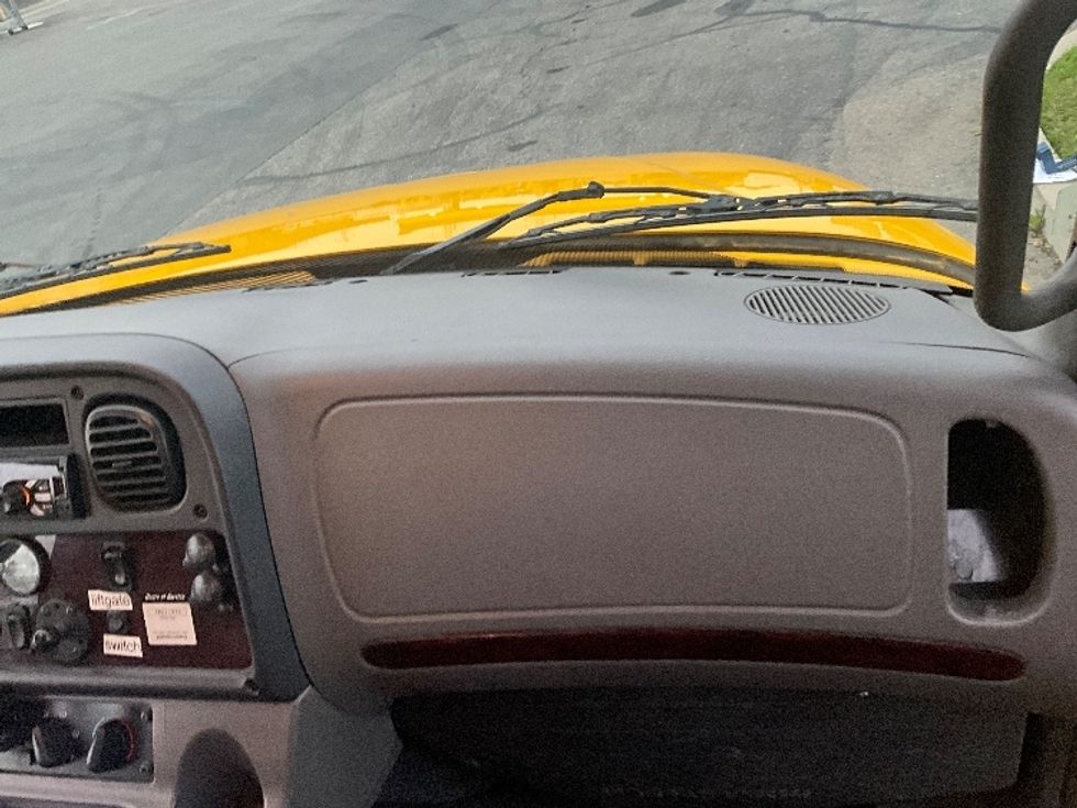 Flatbed Truck-Light and Medium Duty Trucks-Freightliner-2020-M2-Concord-CA-73,239\n\t\tmiles-$ 63,000 - Image 20