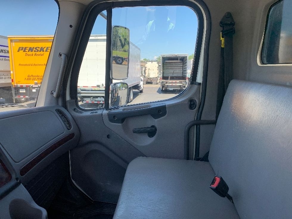 Flatbed Truck-Light and Medium Duty Trucks-Freightliner-2020-M2-Concord-NC-115,495\n\t\tmiles-$ 47,500 - Image 14