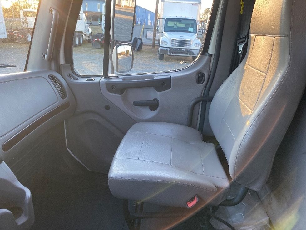 Flatbed Truck-Light and Medium Duty Trucks-Freightliner-2020-M2-Concord-NC-265,859\n\t\tmiles-$ 34,000 - Image 19