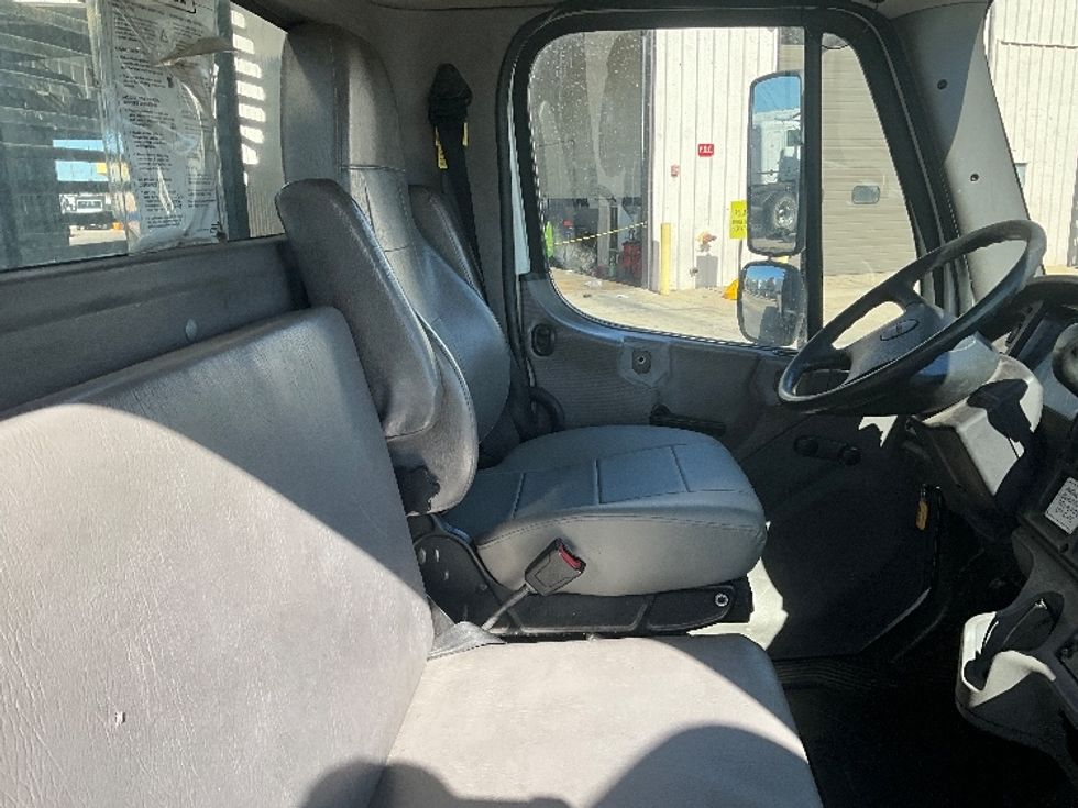 Flatbed Truck-Light and Medium Duty Trucks-Freightliner-2020-M2-Dallas-TX-222,404\n\t\tmiles-$ 39,000 - Image 22