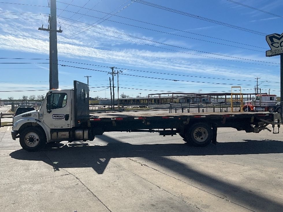 Flatbed Truck-Light and Medium Duty Trucks-Freightliner-2020-M2-Dallas-TX-222,404\n\t\tmiles-$ 39,000 - Image 4