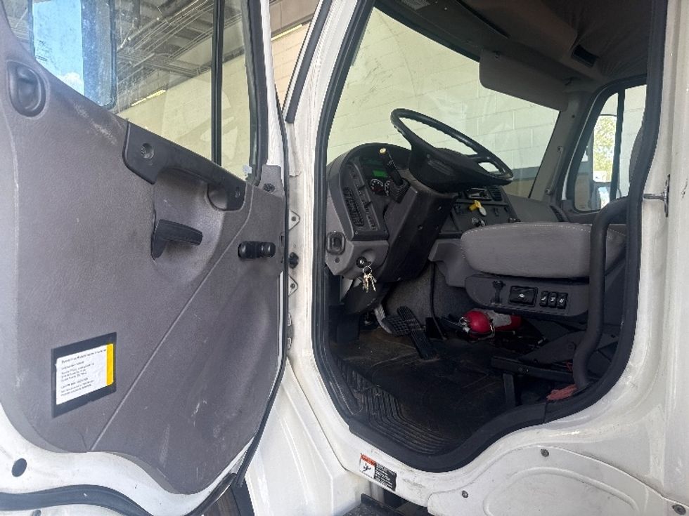 Flatbed Truck-Light and Medium Duty Trucks-Freightliner-2020-M2-Dallas-TX-224,528\n\t\tmiles-$ 42,000 - Image 12