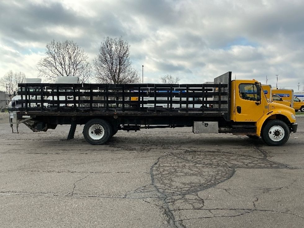 Flatbed Truck-Light and Medium Duty Trucks-Freightliner-2020-M2-Dayton-OH-110,121\n\t\tmiles-$ 49,500 - Image 15