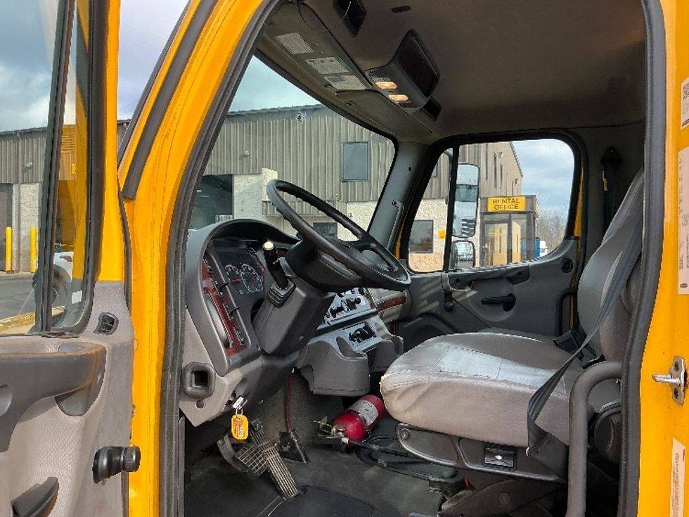 Flatbed Truck-Light and Medium Duty Trucks-Freightliner-2020-M2-Dayton-OH-110,121\n\t\tmiles-$ 49,500 - Image 16