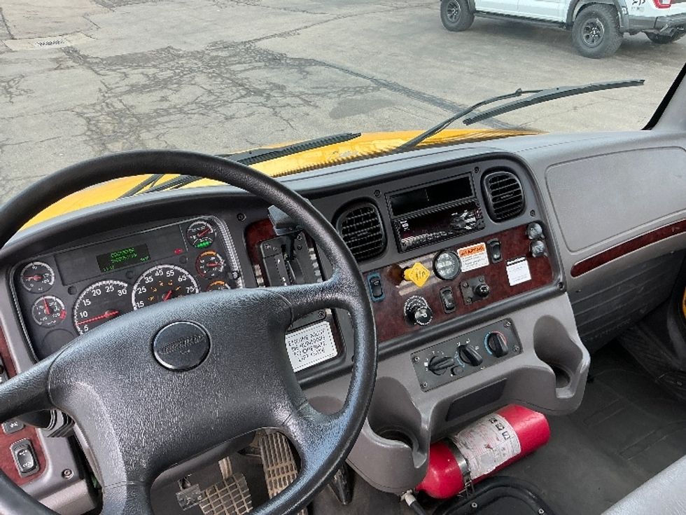 Flatbed Truck-Light and Medium Duty Trucks-Freightliner-2020-M2-Dayton-OH-110,121\n\t\tmiles-$ 49,500 - Image 18