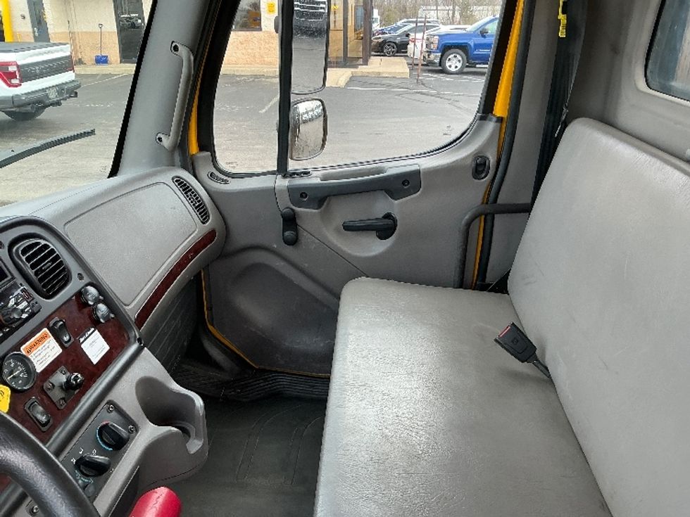 Flatbed Truck-Light and Medium Duty Trucks-Freightliner-2020-M2-Dayton-OH-110,121\n\t\tmiles-$ 49,500 - Image 19