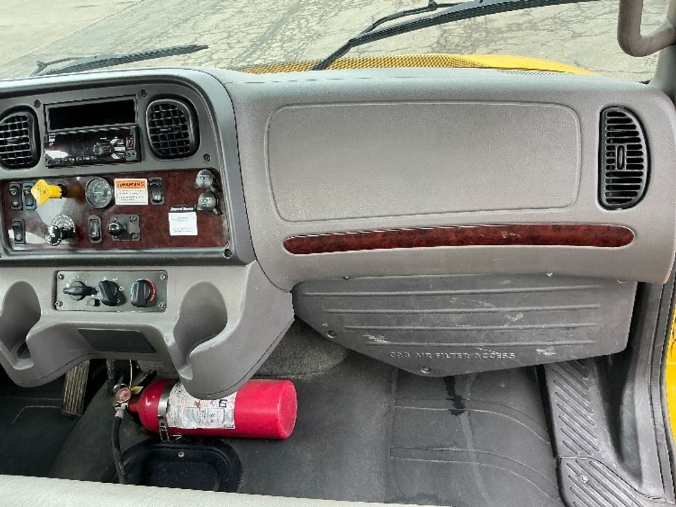 Flatbed Truck-Light and Medium Duty Trucks-Freightliner-2020-M2-Dayton-OH-110,121\n\t\tmiles-$ 49,500 - Image 21