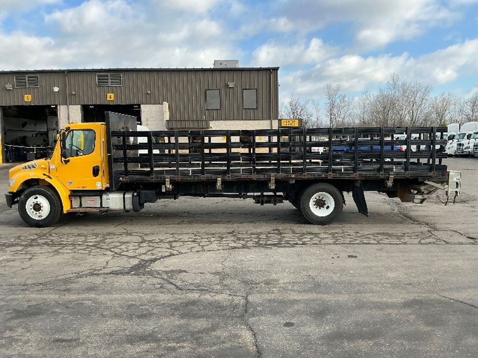 Flatbed Truck-Light and Medium Duty Trucks-Freightliner-2020-M2-Dayton-OH-110,121\n\t\tmiles-$ 49,500 - Image 4