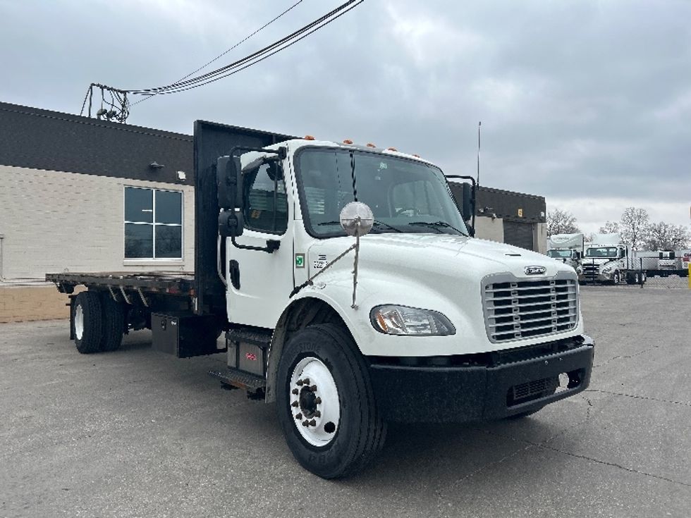 Flatbed Truck-Light and Medium Duty Trucks-Freightliner-2020-M2-Des Moines-IA-172,900\n\t\tmiles-$ 42,000 - Image 1