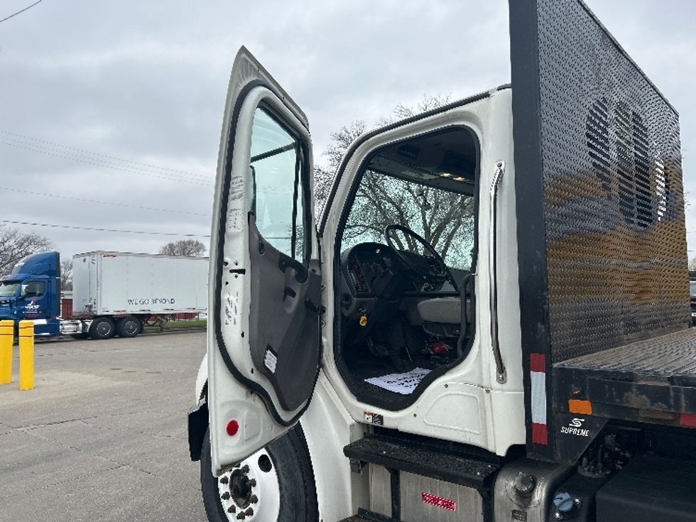 Flatbed Truck-Light and Medium Duty Trucks-Freightliner-2020-M2-Des Moines-IA-172,900\n\t\tmiles-$ 42,000 - Image 16
