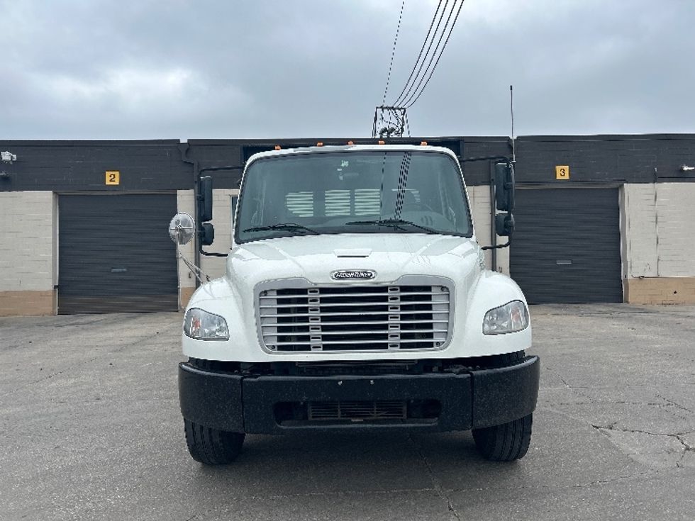 Flatbed Truck-Light and Medium Duty Trucks-Freightliner-2020-M2-Des Moines-IA-172,900\n\t\tmiles-$ 42,000 - Image 2