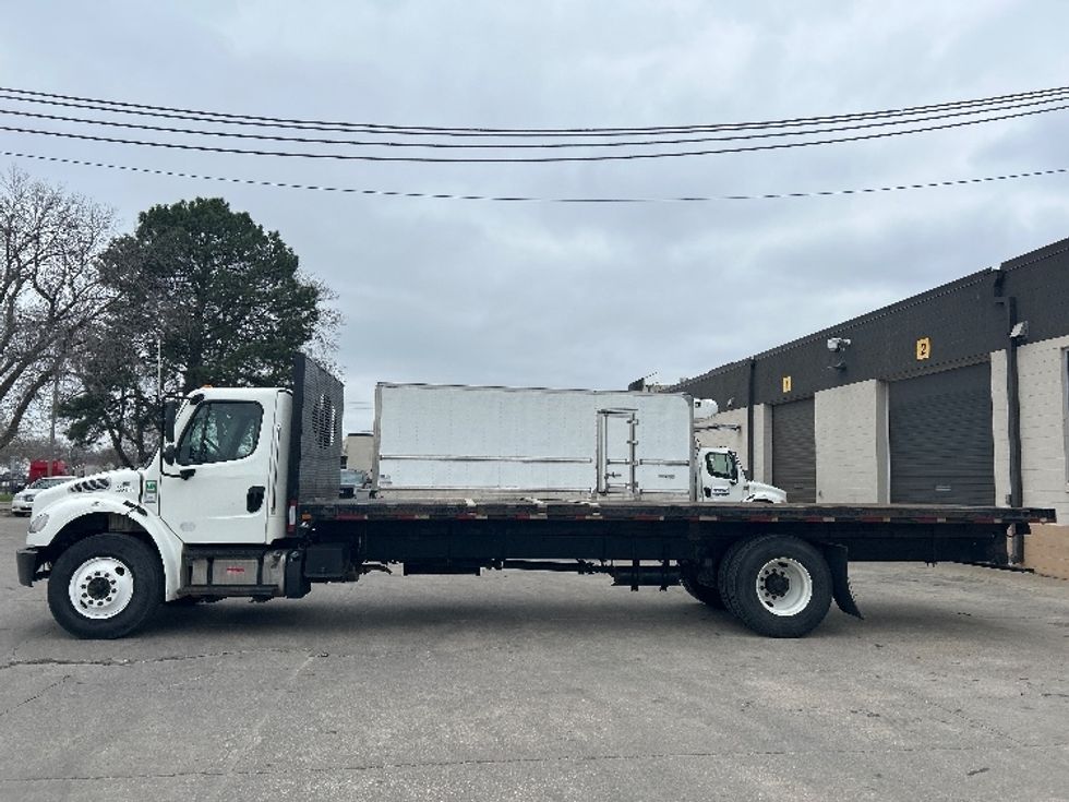 Flatbed Truck-Light and Medium Duty Trucks-Freightliner-2020-M2-Des Moines-IA-172,900\n\t\tmiles-$ 42,000 - Image 4