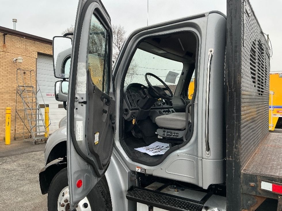 Flatbed Truck-Light and Medium Duty Trucks-Freightliner-2020-M2-East Chicago-IN-246,063\n\t\tmiles-$ 57,500 - Image 13