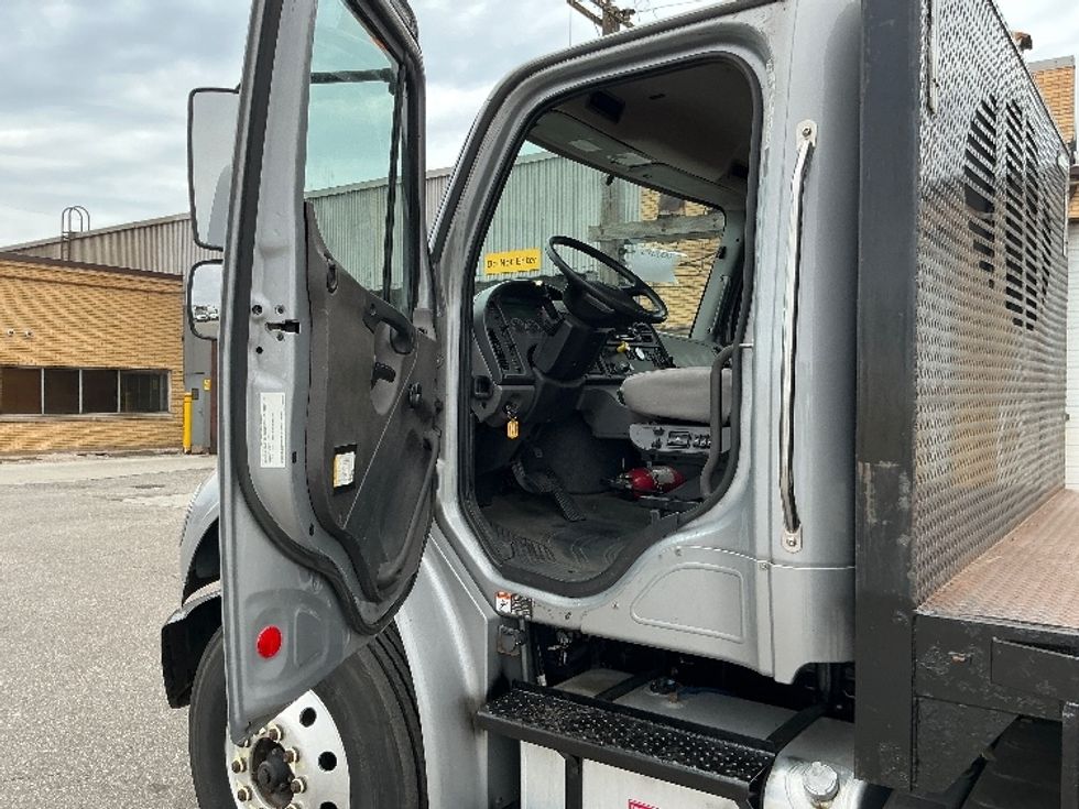 Flatbed Truck-Light and Medium Duty Trucks-Freightliner-2020-M2-East Chicago-IN-272,069\n\t\tmiles-$ 53,250 - Image 13