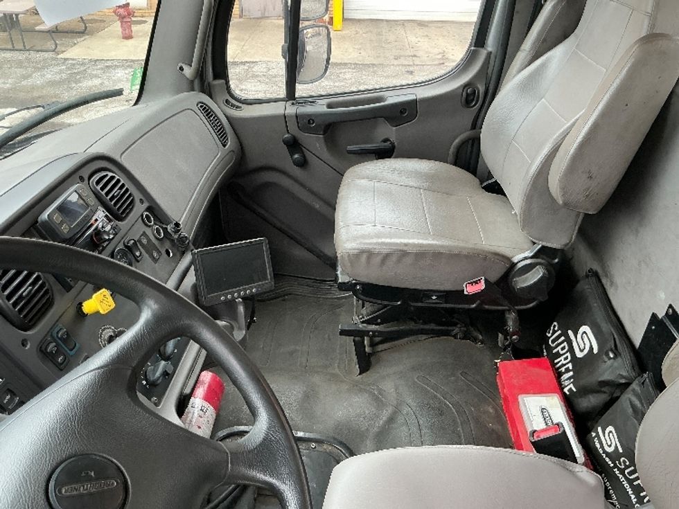 Flatbed Truck-Light and Medium Duty Trucks-Freightliner-2020-M2-East Chicago-IN-272,069\n\t\tmiles-$ 53,250 - Image 16