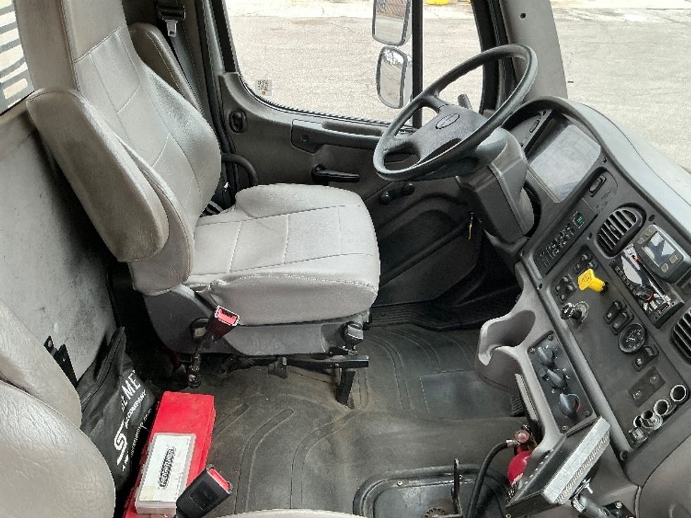 Flatbed Truck-Light and Medium Duty Trucks-Freightliner-2020-M2-East Chicago-IN-272,069\n\t\tmiles-$ 53,250 - Image 19