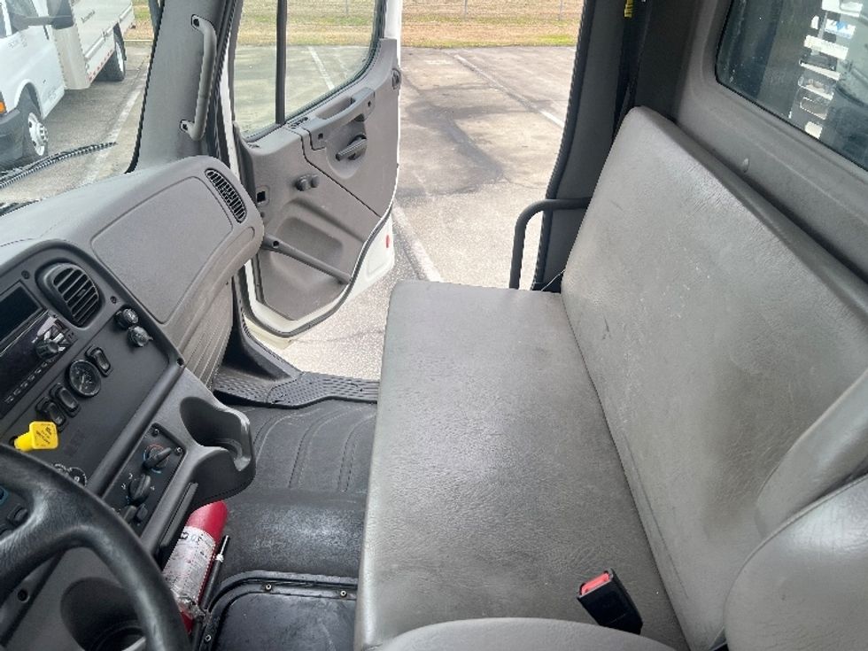 Flatbed Truck-Light and Medium Duty Trucks-Freightliner-2020-M2-Florence-SC-283,680\n\t\tmiles-$ 46,750 - Image 16