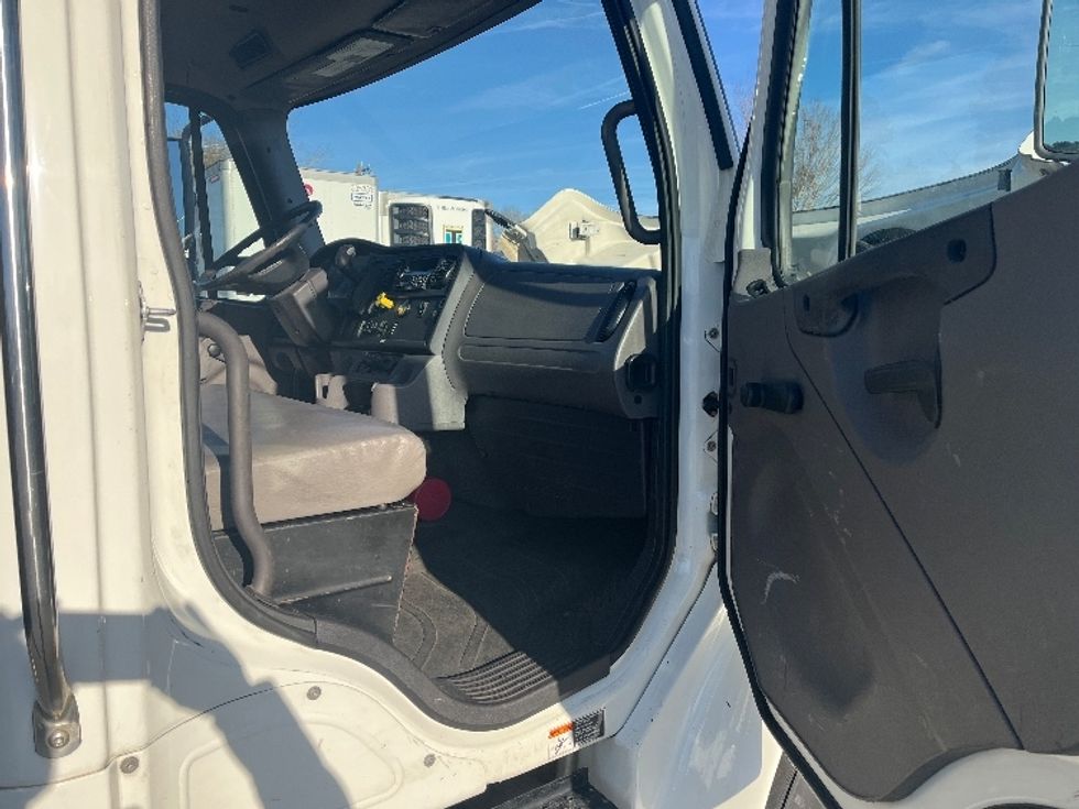 Flatbed Truck-Light and Medium Duty Trucks-Freightliner-2020-M2-Florence-SC-289,912\n\t\tmiles-$ 29,500 - Image 16