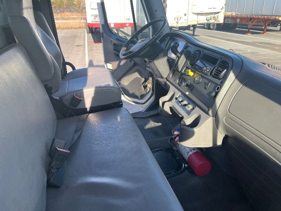 Flatbed Truck-Light and Medium Duty Trucks-Freightliner-2020-M2-Florence-SC-289,912\n\t\tmiles-$ 29,500 - Image 18