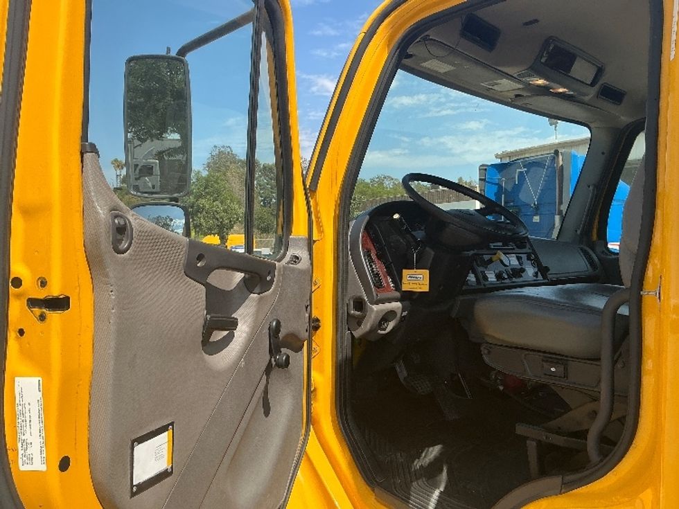 Flatbed Truck-Light and Medium Duty Trucks-Freightliner-2020-M2-Fontana-CA-127,171\n\t\tmiles-$ 56,250 - Image 16