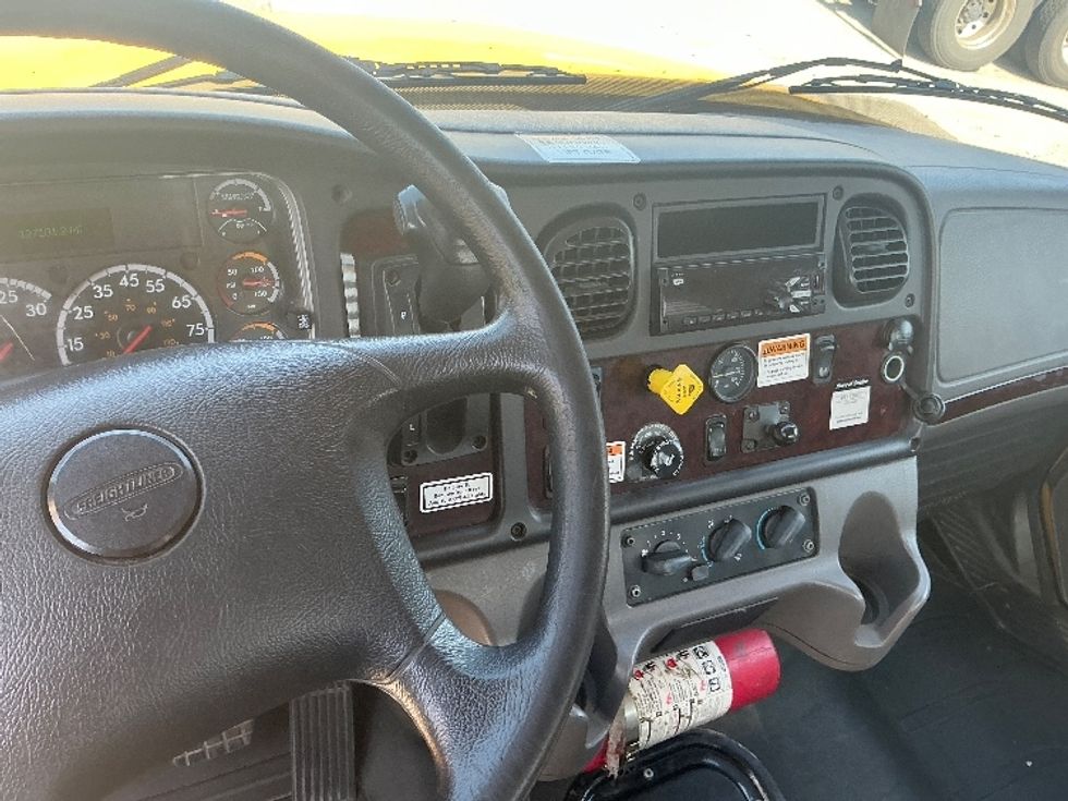 Flatbed Truck-Light and Medium Duty Trucks-Freightliner-2020-M2-Fontana-CA-127,171\n\t\tmiles-$ 56,250 - Image 18