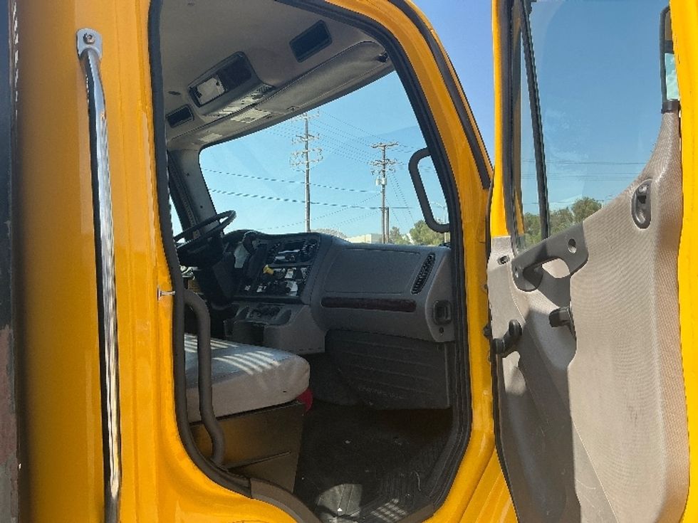 Flatbed Truck-Light and Medium Duty Trucks-Freightliner-2020-M2-Fontana-CA-127,171\n\t\tmiles-$ 56,250 - Image 20