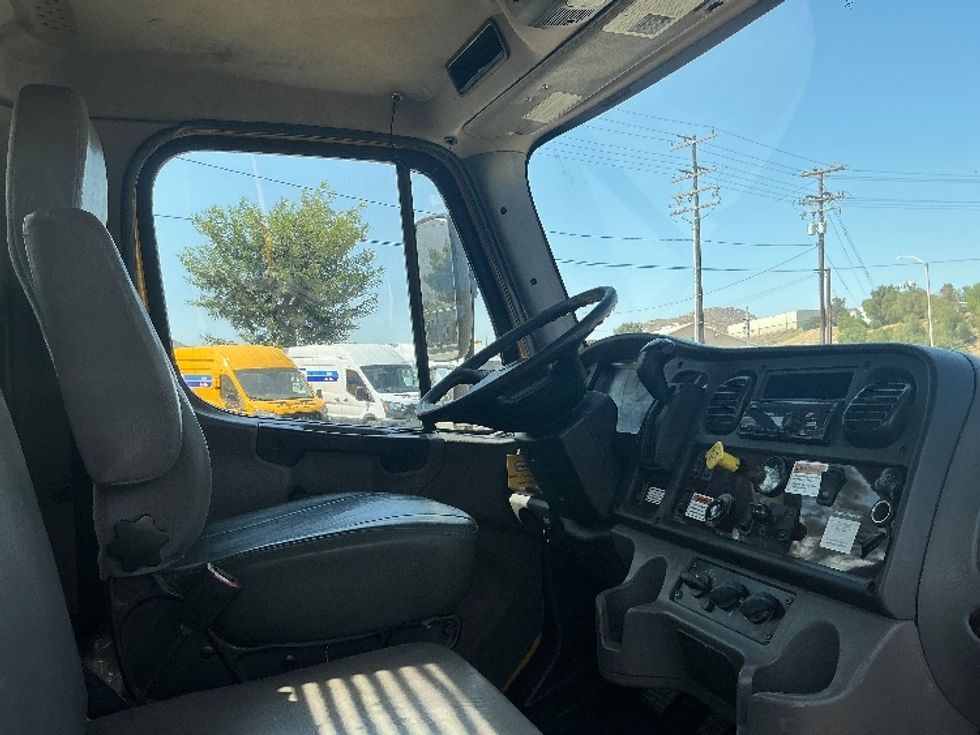 Flatbed Truck-Light and Medium Duty Trucks-Freightliner-2020-M2-Fontana-CA-127,171\n\t\tmiles-$ 56,250 - Image 22