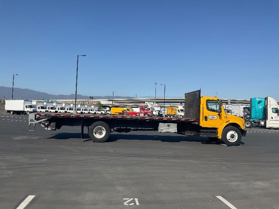 Flatbed Truck-Light and Medium Duty Trucks-Freightliner-2020-M2-Fontana-CA-137,149\n\t\tmiles-$ 55,500 - Image 13