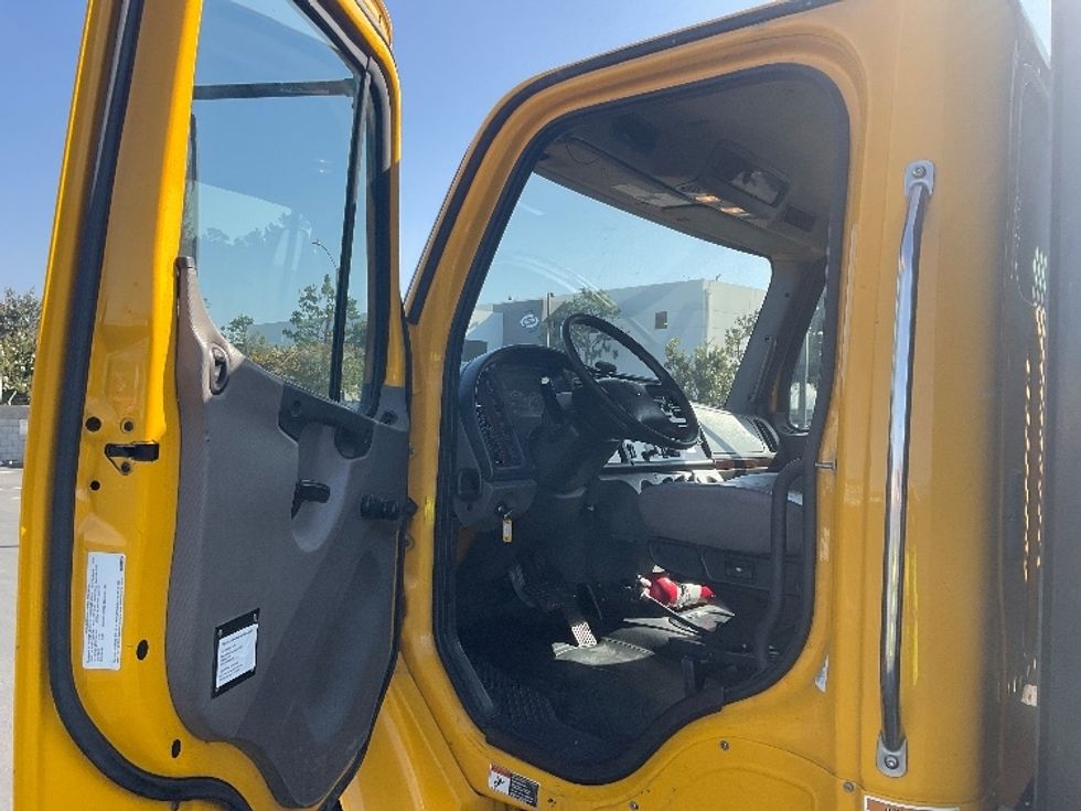 Flatbed Truck-Light and Medium Duty Trucks-Freightliner-2020-M2-Fontana-CA-137,149\n\t\tmiles-$ 55,500 - Image 14