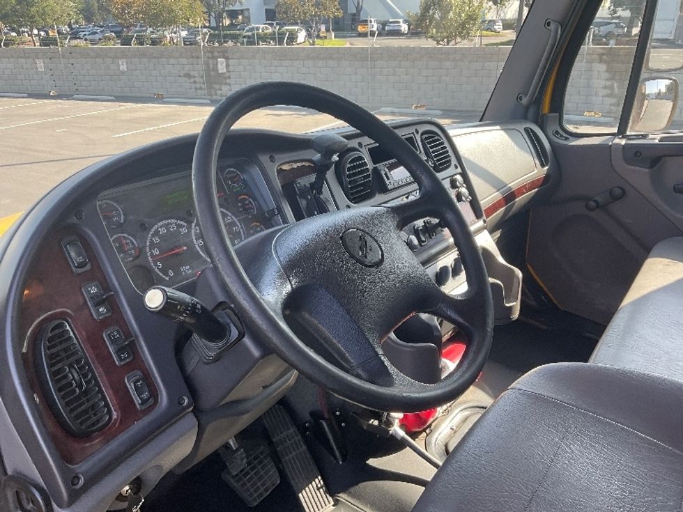 Flatbed Truck-Light and Medium Duty Trucks-Freightliner-2020-M2-Fontana-CA-137,149\n\t\tmiles-$ 55,500 - Image 15