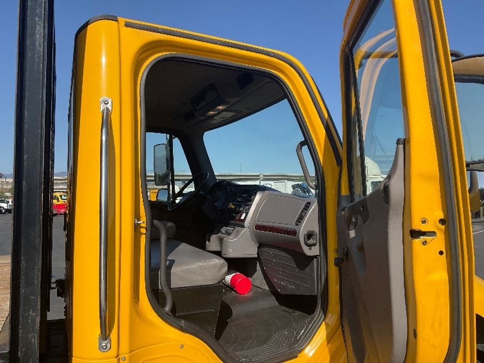 Flatbed Truck-Light and Medium Duty Trucks-Freightliner-2020-M2-Fontana-CA-137,149\n\t\tmiles-$ 55,500 - Image 18