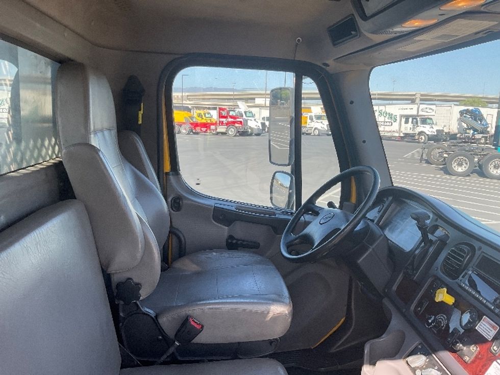 Flatbed Truck-Light and Medium Duty Trucks-Freightliner-2020-M2-Fontana-CA-137,149\n\t\tmiles-$ 55,500 - Image 20