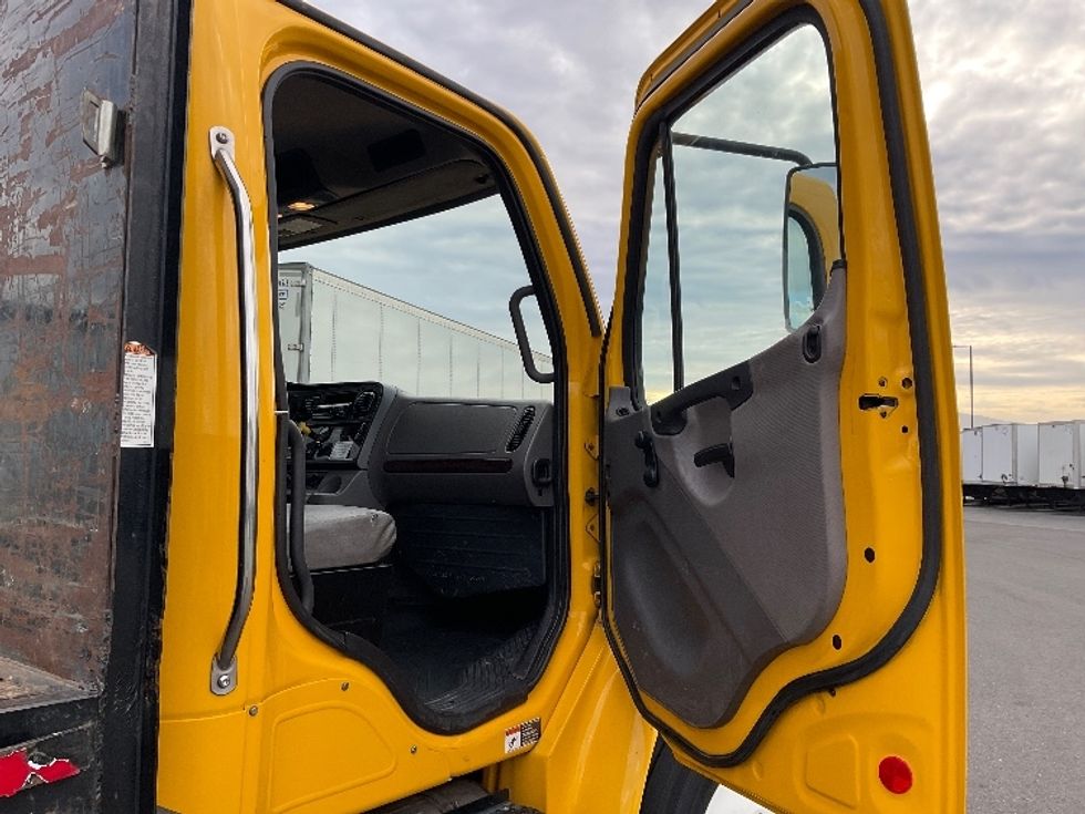 Flatbed Truck-Light and Medium Duty Trucks-Freightliner-2020-M2-Fontana-CA-144,999\n\t\tmiles-$ 53,000 - Image 20