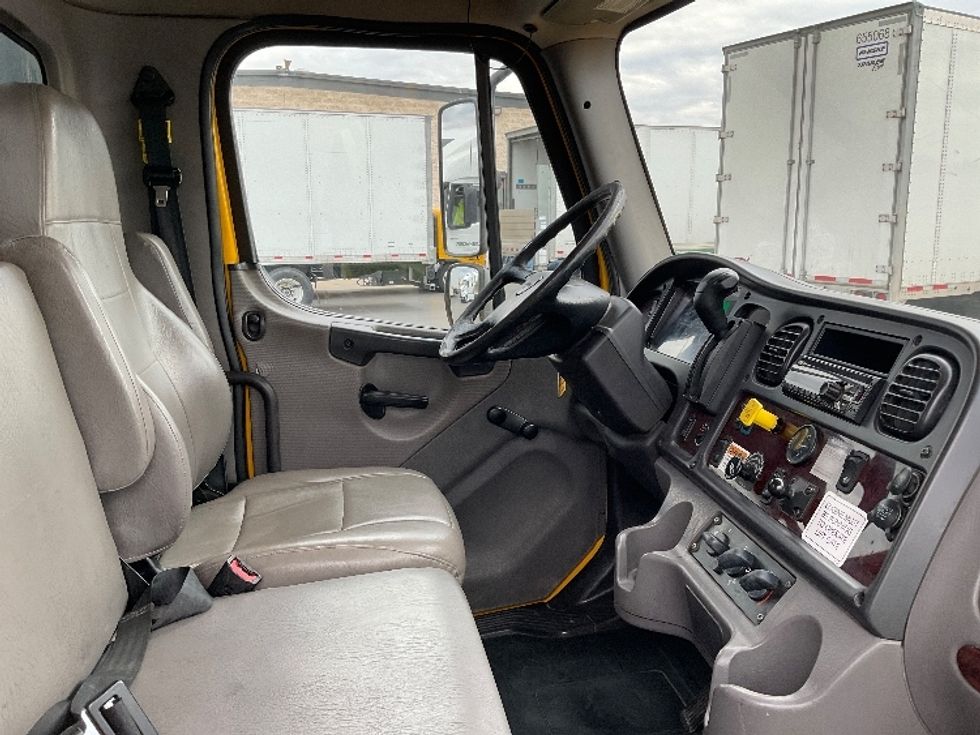 Flatbed Truck-Light and Medium Duty Trucks-Freightliner-2020-M2-Fontana-CA-144,999\n\t\tmiles-$ 53,000 - Image 22