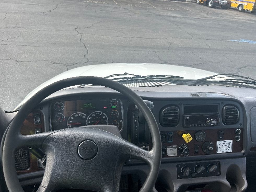 Flatbed Truck-Light and Medium Duty Trucks-Freightliner-2020-M2-Fontana-CA-168,208\n\t\tmiles-$ 55,750 - Image 18