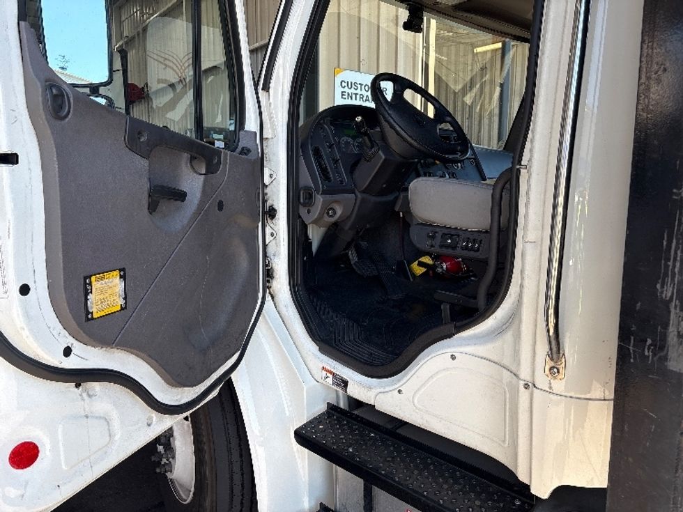 Flatbed Truck-Light and Medium Duty Trucks-Freightliner-2020-M2-Fontana-CA-179,340\n\t\tmiles-$ 47,250 - Image 16