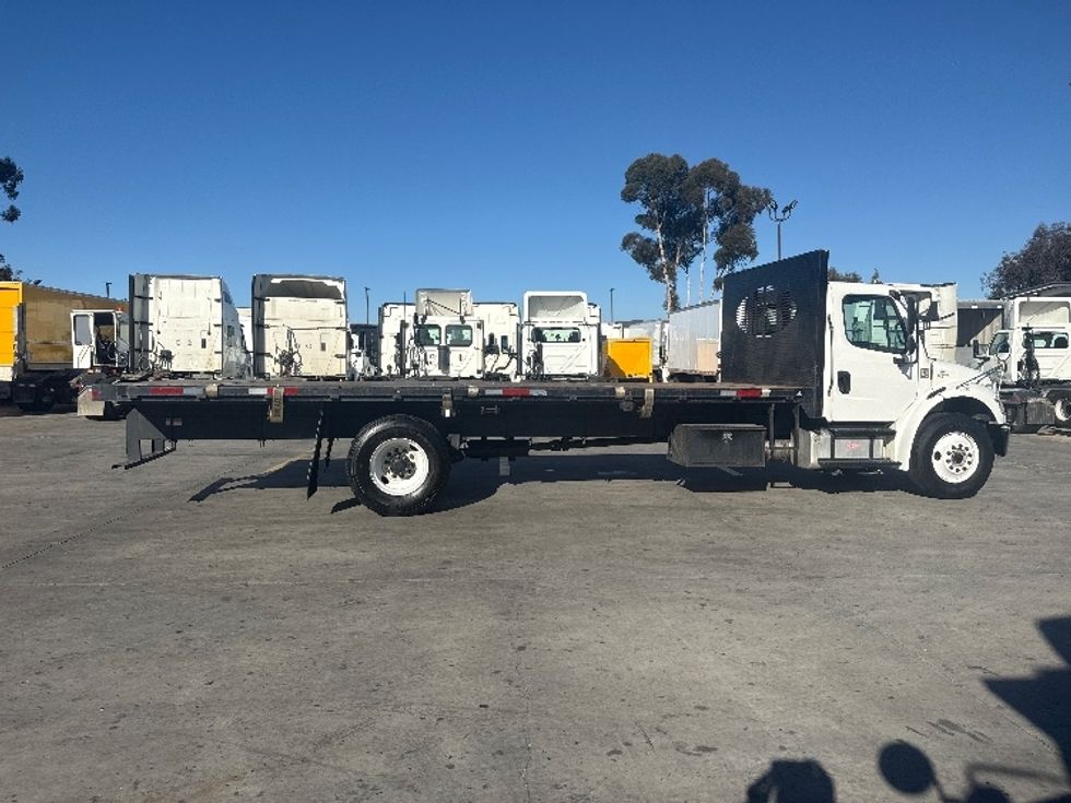 Flatbed Truck-Light and Medium Duty Trucks-Freightliner-2020-M2-Fontana-CA-55,476\n\t\tmiles-$ 65,500 - Image 15